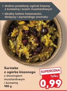 surówka z ogórka kiszonego z dressingiem musztardowym i żurawiną