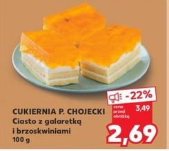 ciasto z galaretką i brzoskwiniami